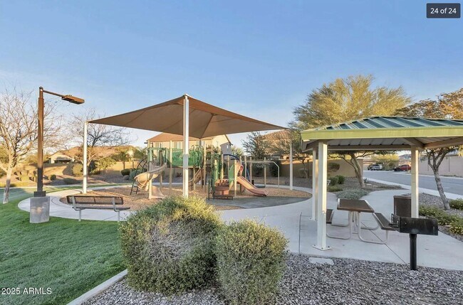 Building Photo - 315 W Mountain Sage Dr
