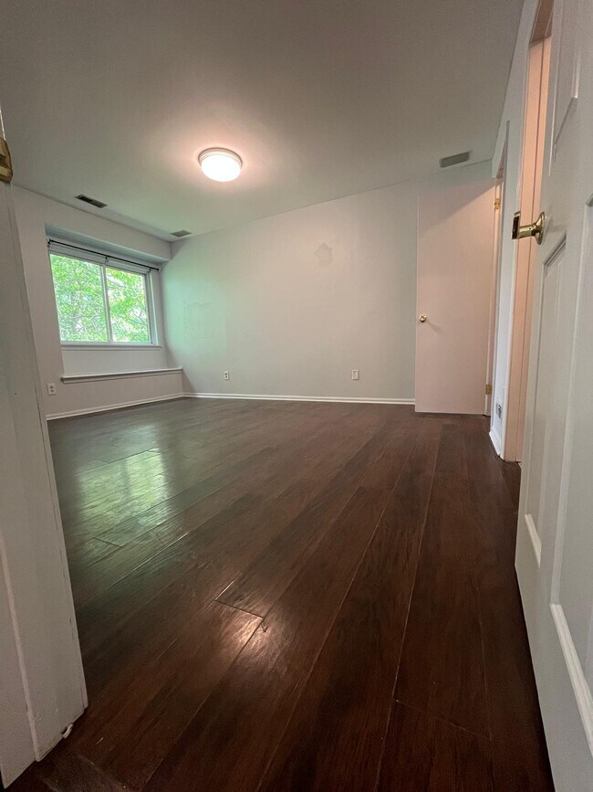 Building Photo - 1603 Britton Pl
