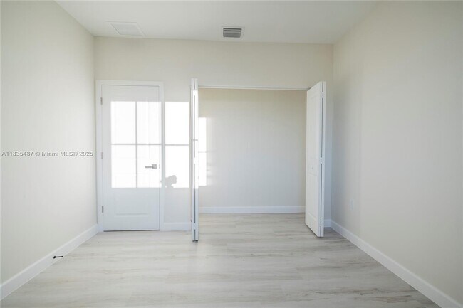 Building Photo - 18020 SW 103rd Ave