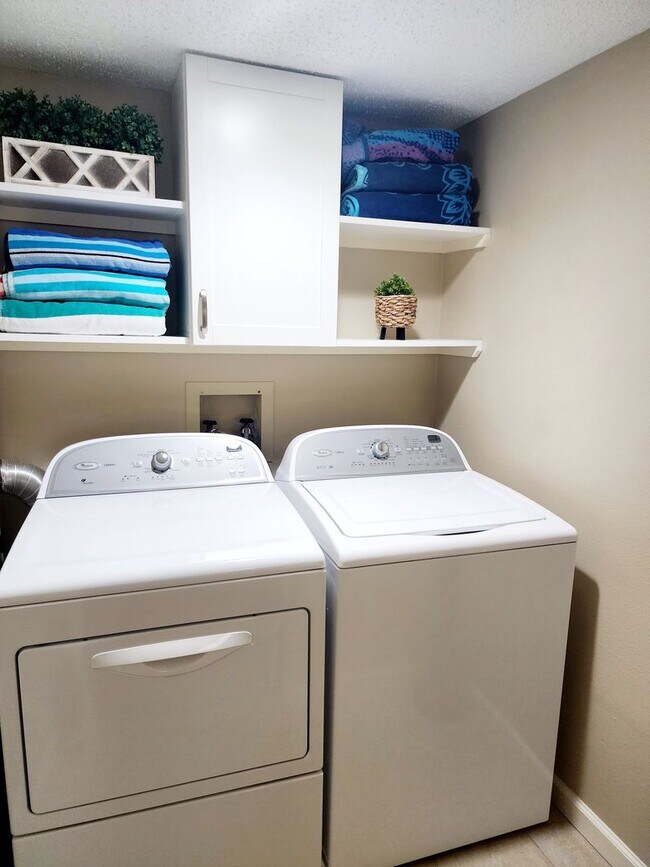 Building Photo - High Season Rental on Siesta Key at Turtle...