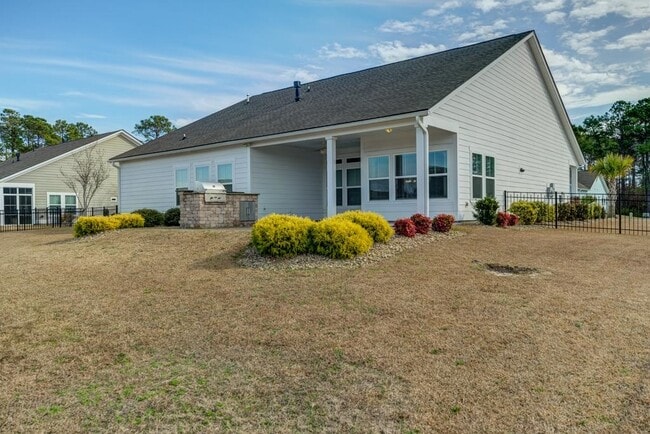 Building Photo - 1208 Ficus Dr