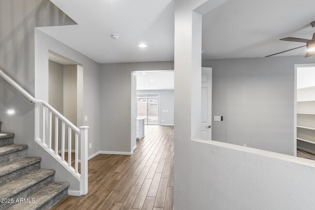 Building Photo - 17635 W Red Fox Rd