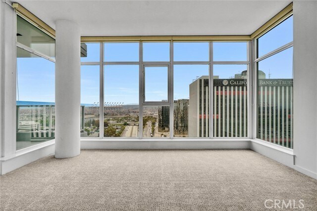 Building Photo - 411 W Seaside Way