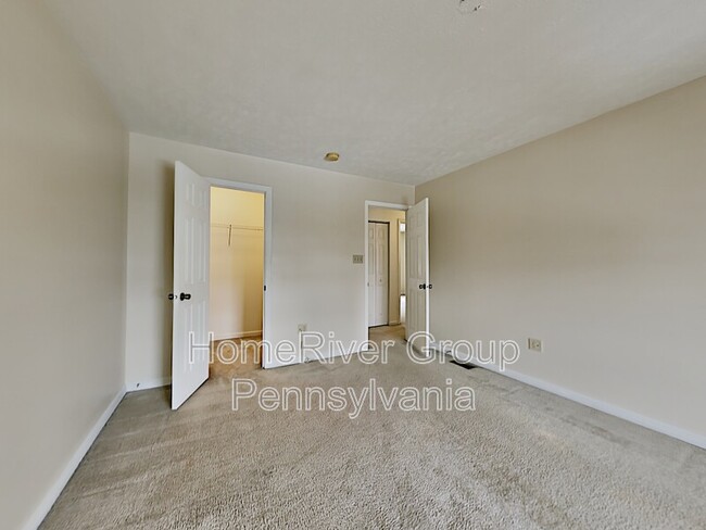 Building Photo - 172 Mountain Dr
