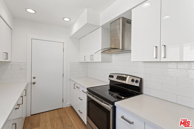 Building Photo - 1525 Hayworth Ave