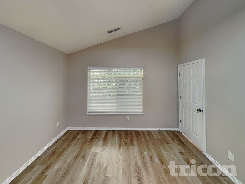 Building Photo - 7535 SW Onnaf Ct