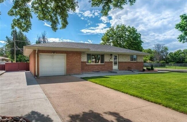 Building Photo - SHARP BRICK RANCH, BASEMENT, GARAGE