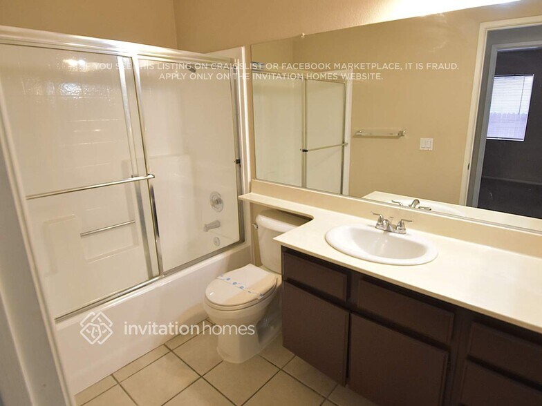 Building Photo - 27736 Doreen Dr