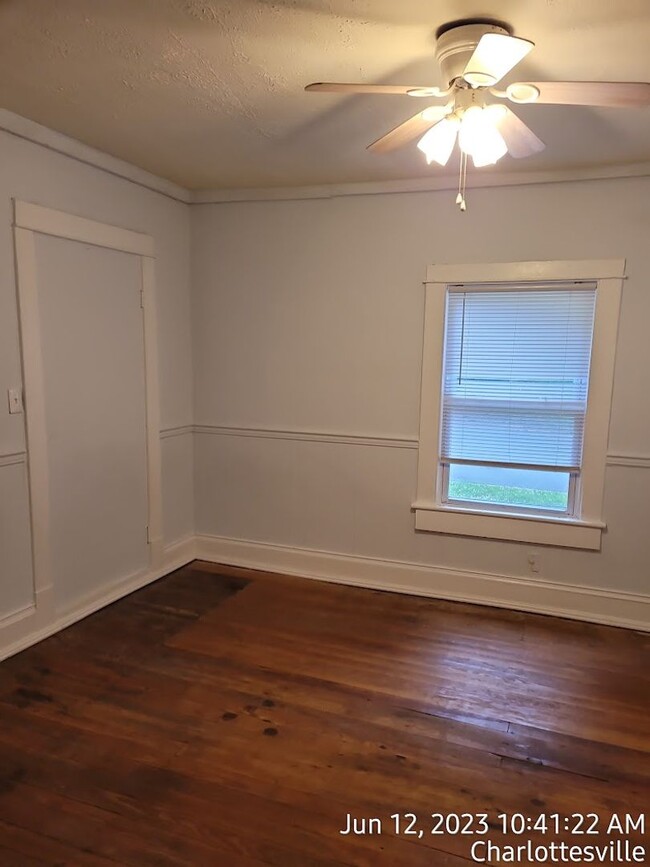 Building Photo - 2025-2026 School Year Available  / 6 BR, 3...