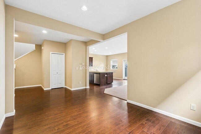 Building Photo - Spacious 4 BR 2.5 BA Home in Damascus