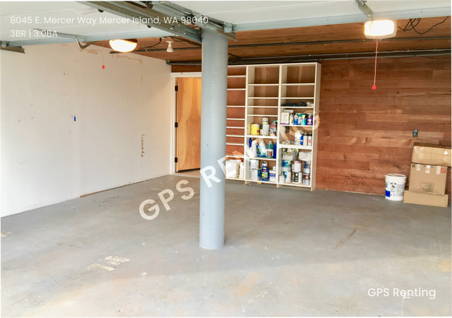 Building Photo - Elegant South Mercer Island Home with Lake...