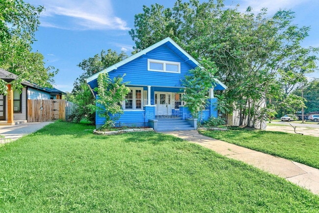 Primary Photo - 105 W Morton St