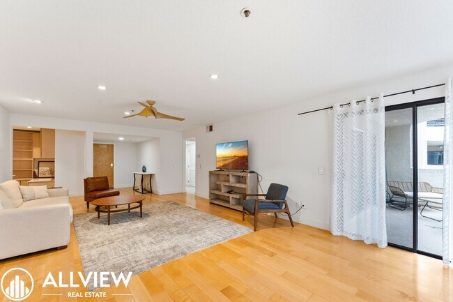 Building Photo - Fully Furnished Condo (2 Bed/2 Bath + Den) Nestled in the Coveted Newport Heights Community!