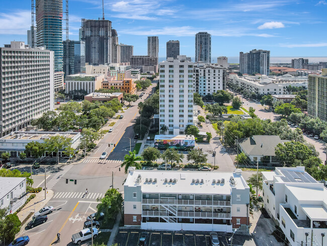 Building Photo - 201 6th St S