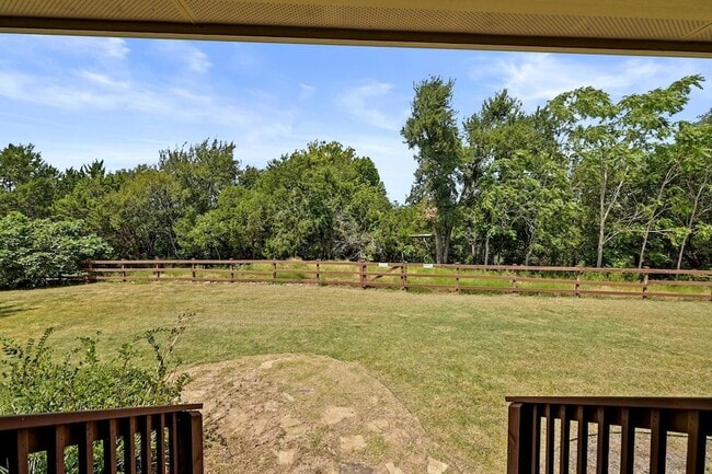 Building Photo - 211 Moore Ln