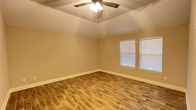 Building Photo - 906 Tippit Ln