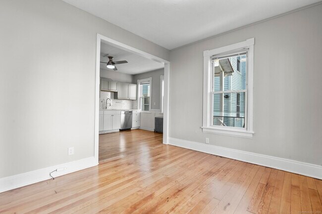 Building Photo - 394 Gregory St