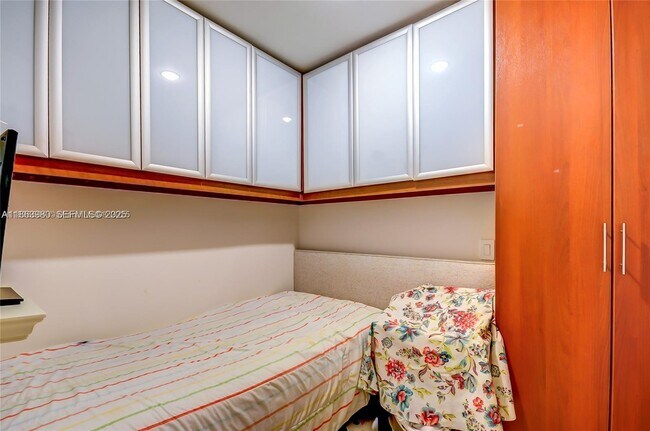 Building Photo - 3131 NE 188th St