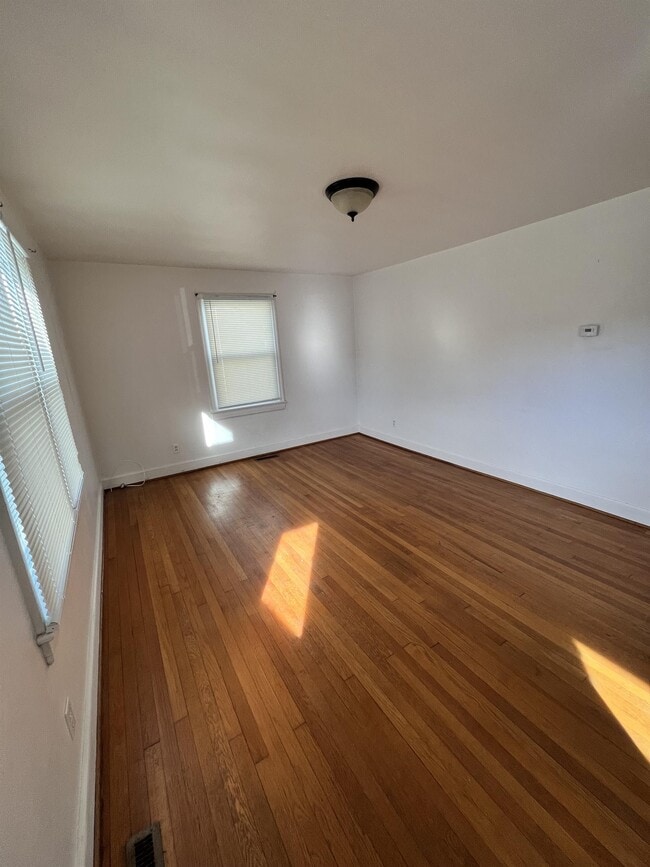 Building Photo - 228 E Madison Ave