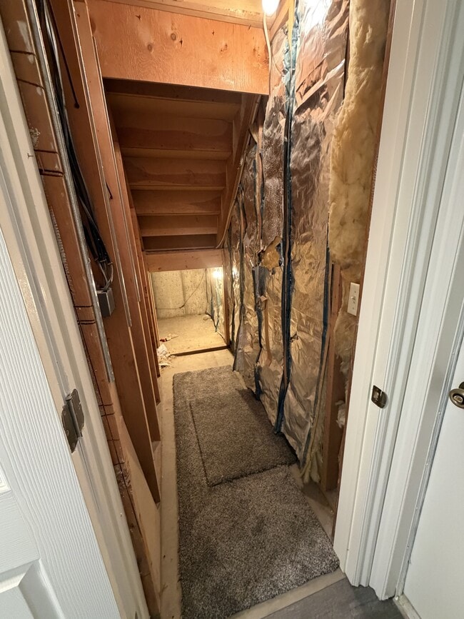 Building Photo - 3212 Hollyhock Hill