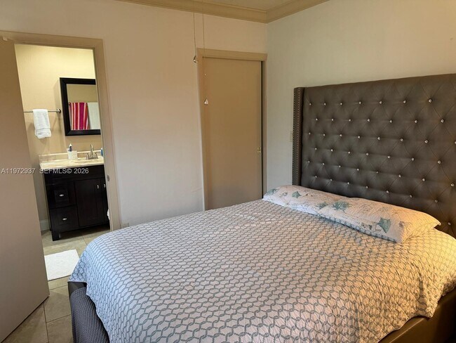 Building Photo - 1350 NW 96th St