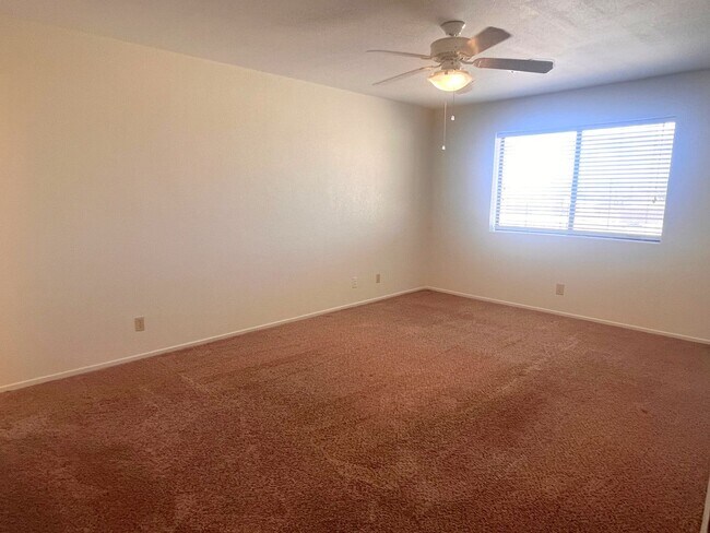 Building Photo - Lake views, lake views, lake views! Longte...
