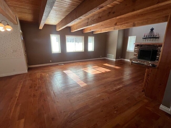 Building Photo - Charming Frazier Park Home Filled With Natural Light