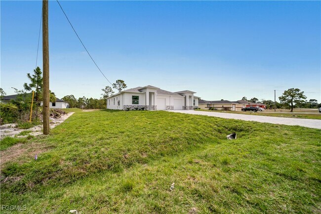 Building Photo - 1155 Countess Ave