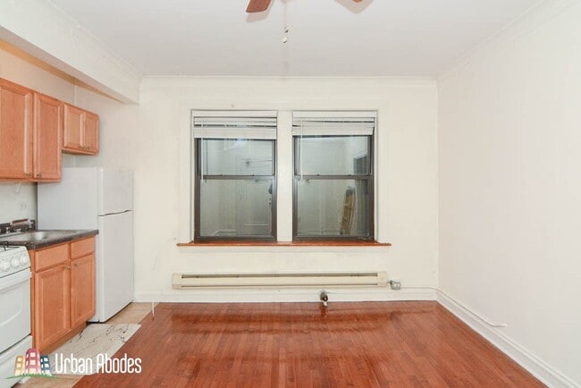 Building Photo - 4857 N Damen Ave