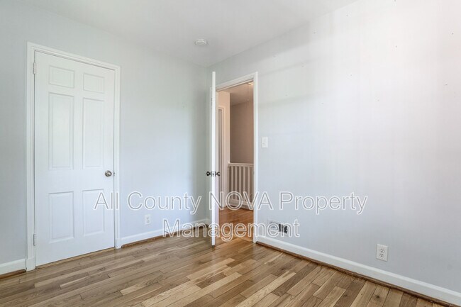 Building Photo - 2925 S Dinwiddie St