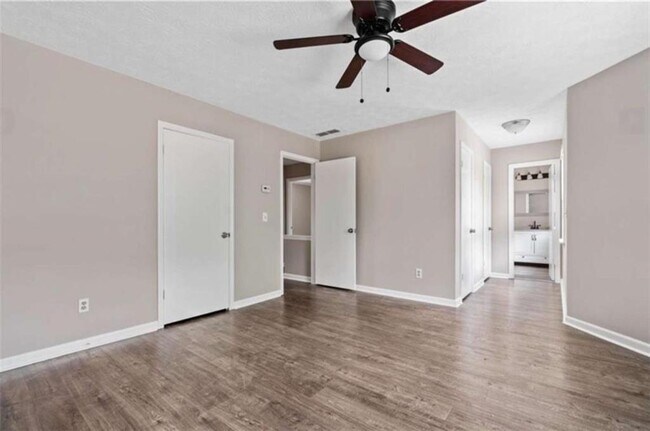 Building Photo - 893 Sandune Dr