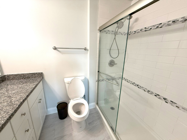 Building Photo - 812 Moen Pl