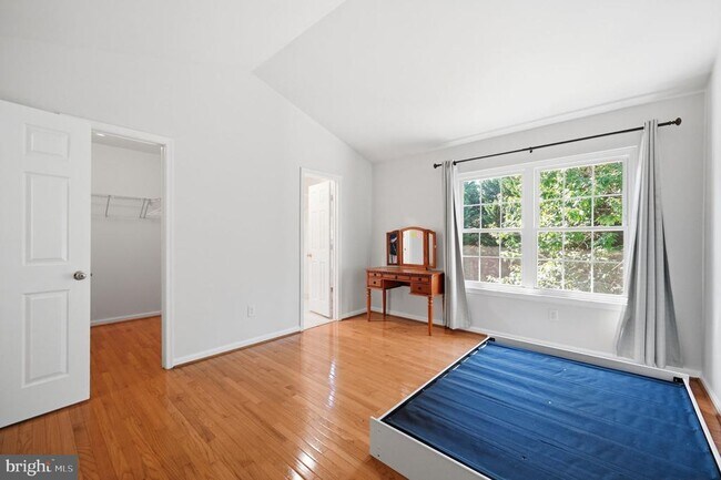 Building Photo - 7676 Helmsdale Pl