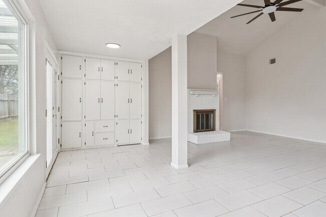 Building Photo - 14067 Towneway Dr