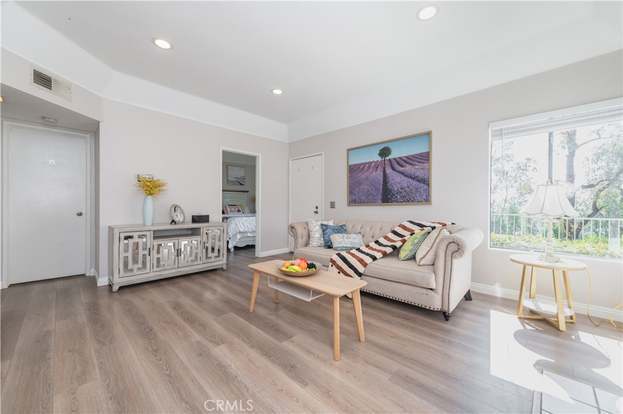 Building Photo - 22757 Lakeway Dr