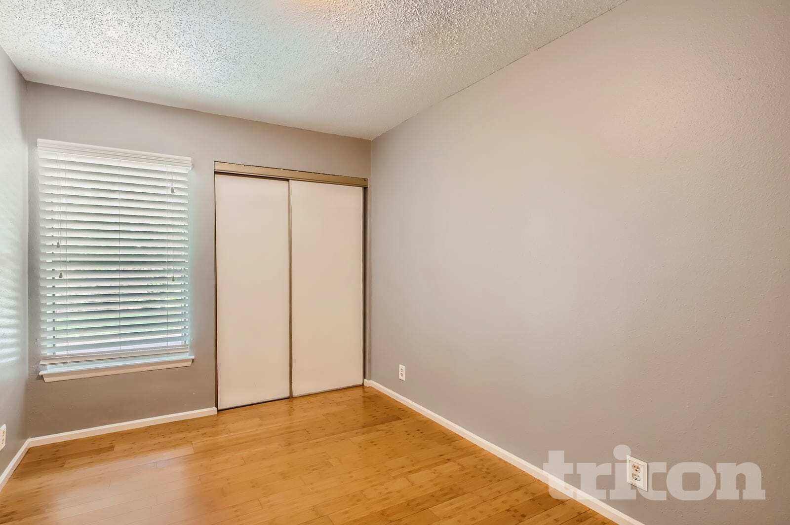 Building Photo - 6934 Sunshine Tree Dr