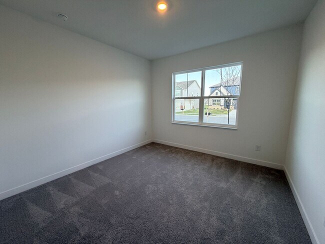 Building Photo - 936 Shadow Dr