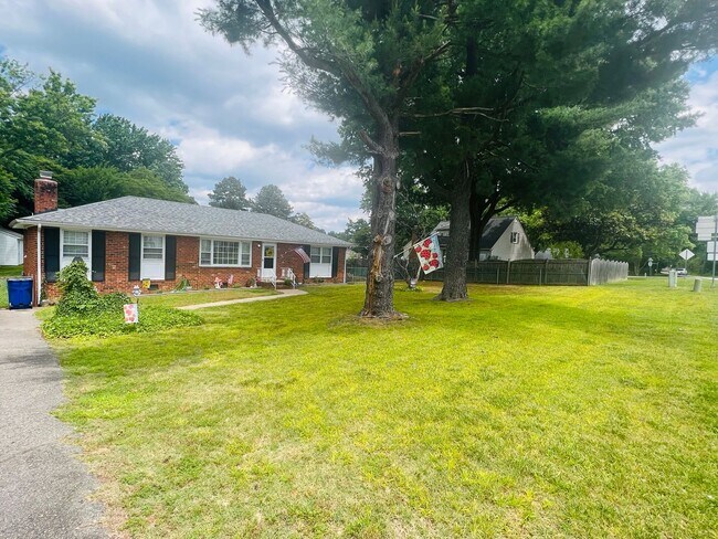 Building Photo - 7259 Walnut Grove Rd
