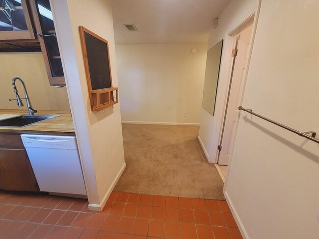 Building Photo - 1832 Fernando Ln