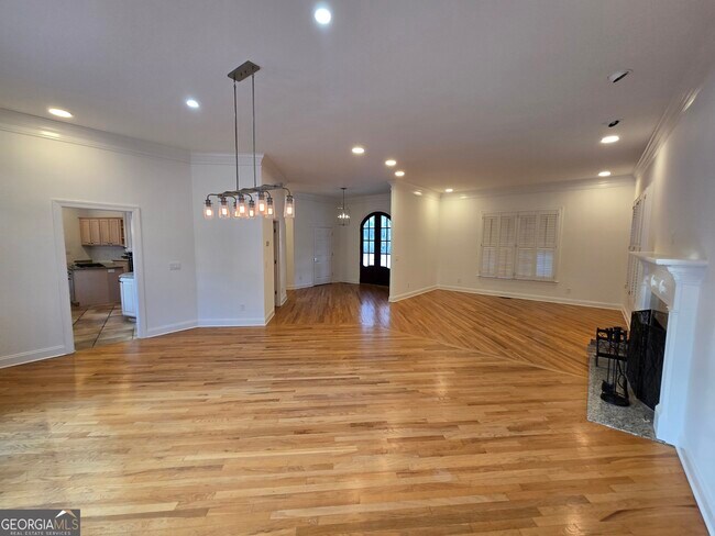 Building Photo - 1256 Olde Lexington Rd