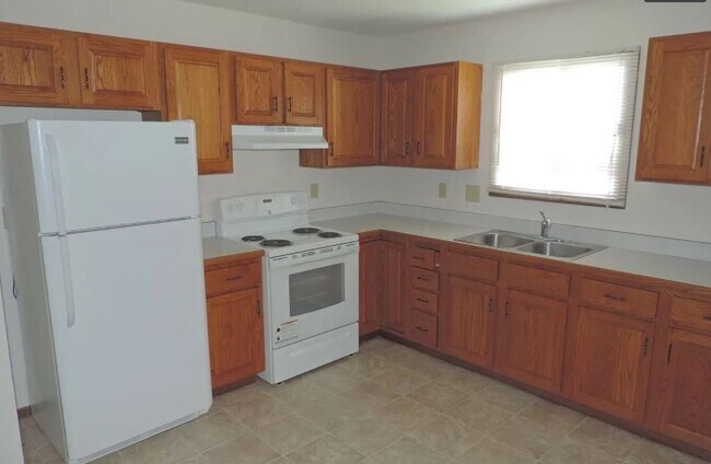 Building Photo - 785 W Zeller St