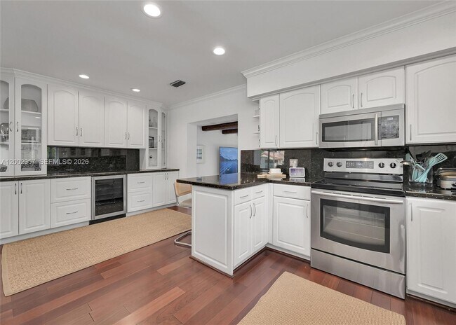 Building Photo - 6134 SW 28th St