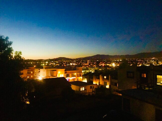 Building Photo - 422 S Garfield Ave