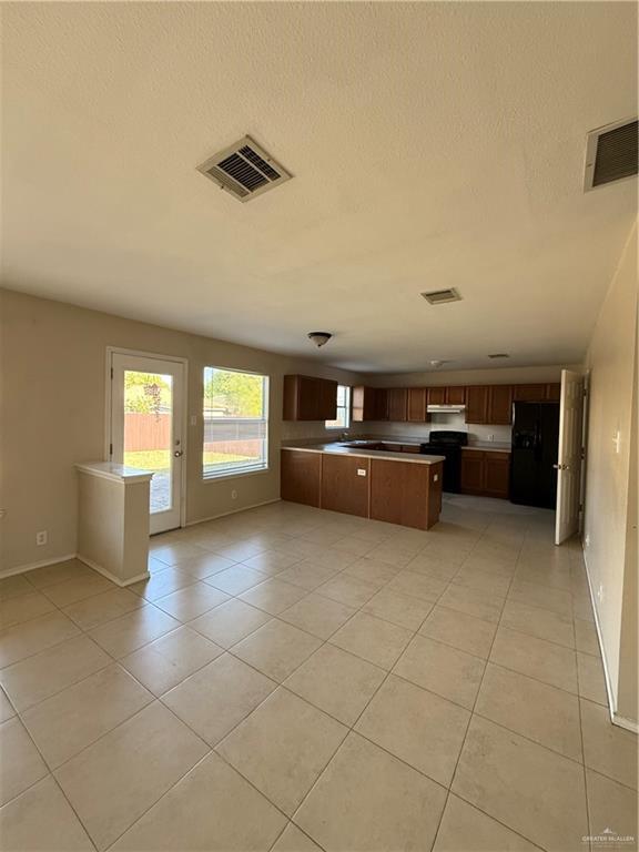 Building Photo - 22 San Gabriel St