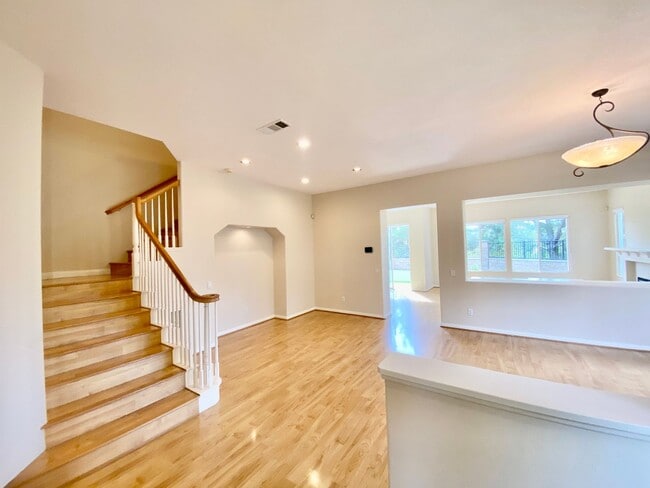 Building Photo - Solar Powered Gorgeous Carmel Valley Home!