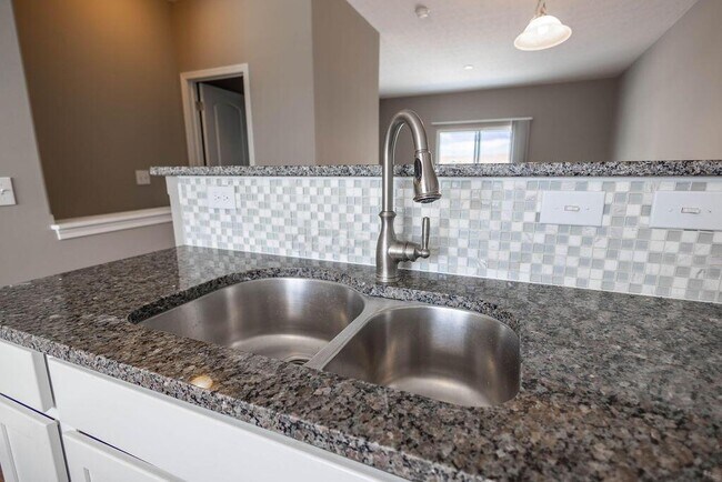 Building Photo - 5750 Hayden Run Blvd