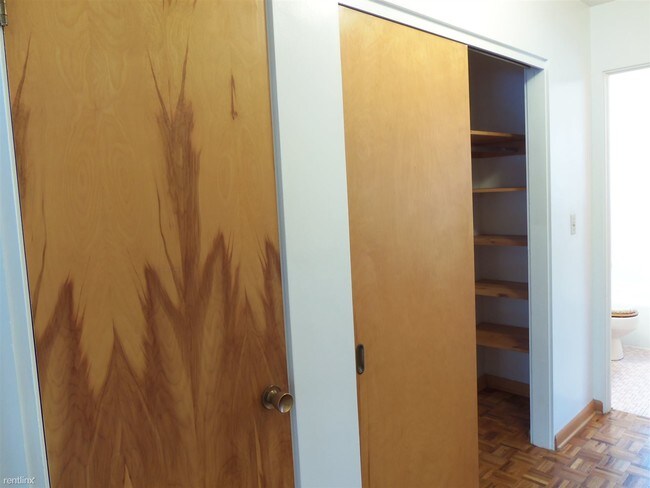 Building Photo - 1 br, 1 bath Apartment - 1534 S 11th St Apt 2