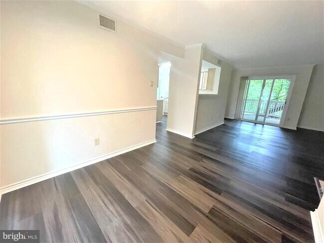 Building Photo - 1505 Lincoln Way