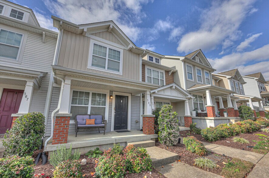Building Photo - 589 Bradburn Village Cir