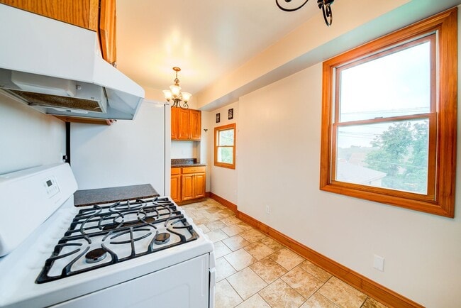 Building Photo - Stunning 3 bedroom home in Bon Air availab...
